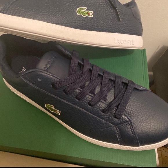 Lacoste - Picture 3 of 4